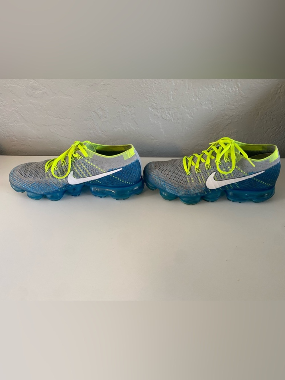 Nike Air Vapormax Flyknit Sprite Size 8 WOLF GREY/WHITE-CHLORINE BLUE - Picture 2 of 8